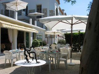 Hotel Pierre Loti Antibes Exterior photo