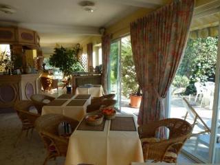 Hotel Pierre Loti Antibes Exterior photo